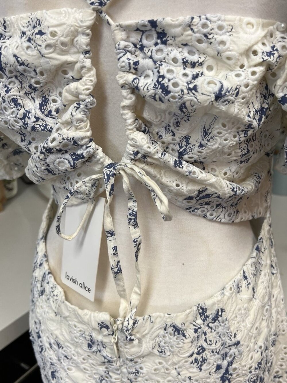 Lavish Alice White Printed Broderie Anglaise Midi Dress Size 14 Floral Lace - Picture 8 of 8
